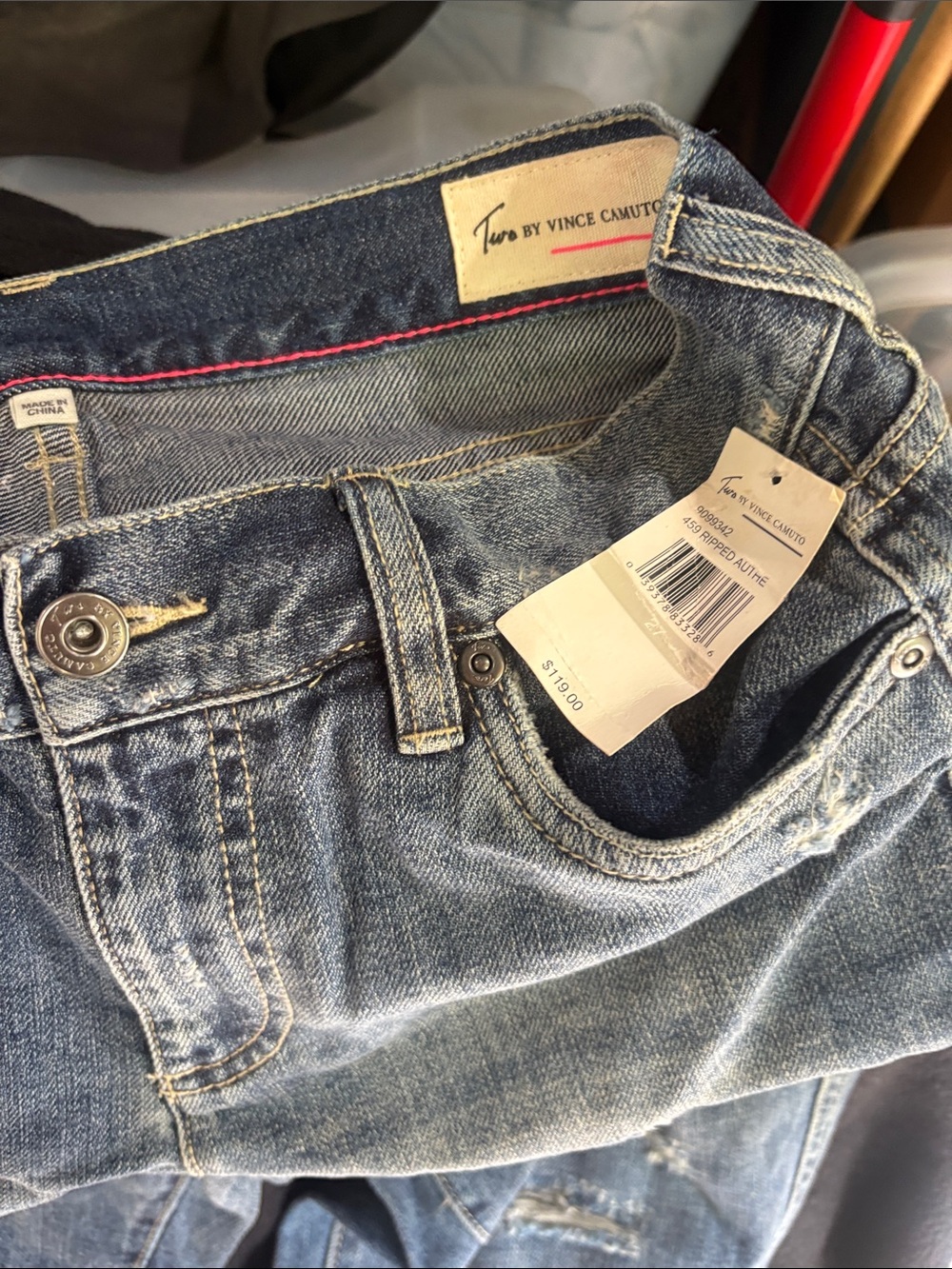Two by Vince Camuto Medium Blue Denim Jeans with Pink Trim New With Tags.